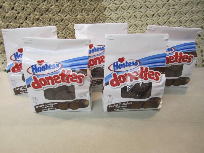 lot 79 image: 5 Bags Hostess Double Chocolate Fla...