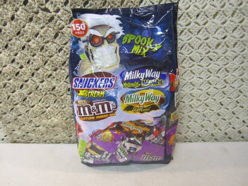lot 88 image: Large Bag of Mixed Candy 150 Pieces...