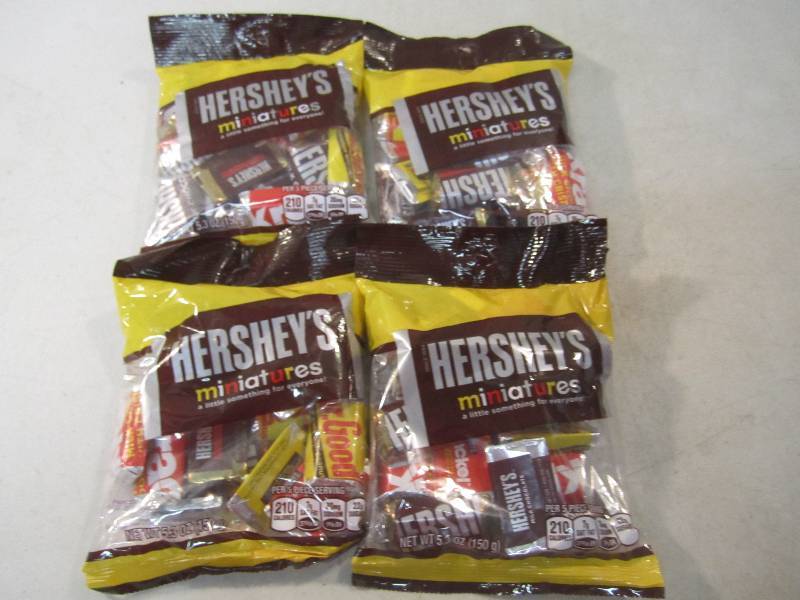 lot 127 image: 4 Bags of Hersheys Miniatures Best ...