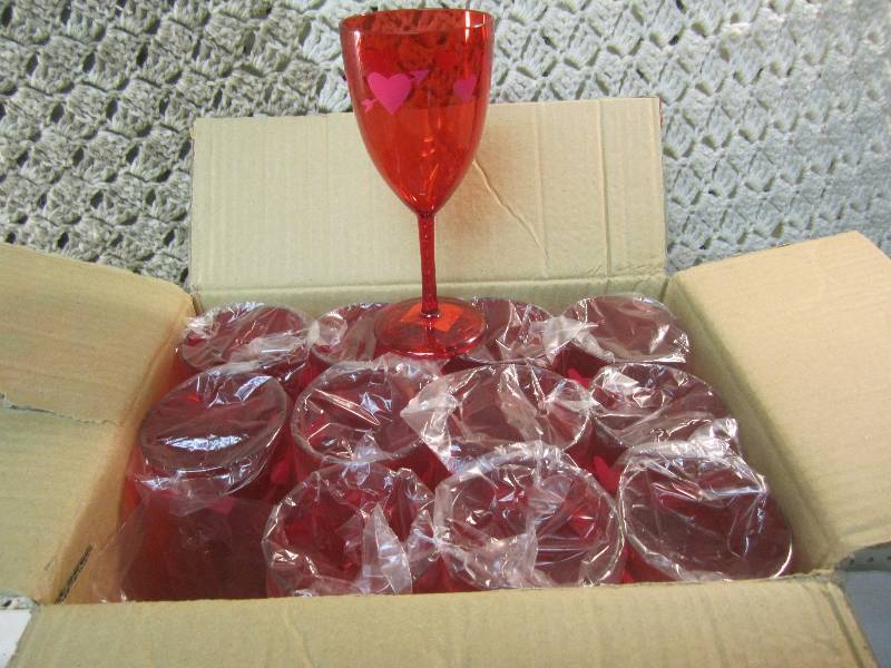 lot 166 image: Case of 24 Plastic Wine Glasses wit...