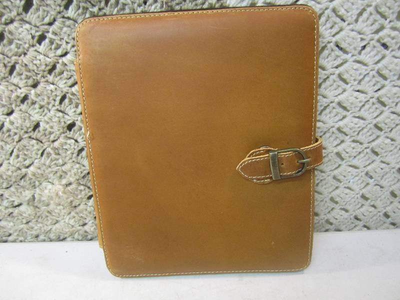 lot 173 image: Canyon Outback Leather Bear Canyon ...