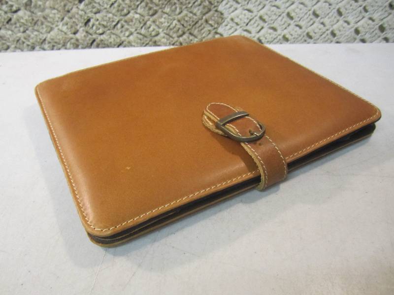 lot 175 image: Canyon Outback Leather Bear Canyon ...