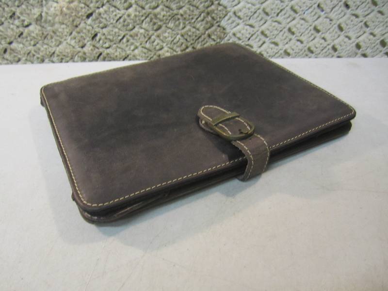lot 178 image: Canyon Outback Leather Bear Canyon ...