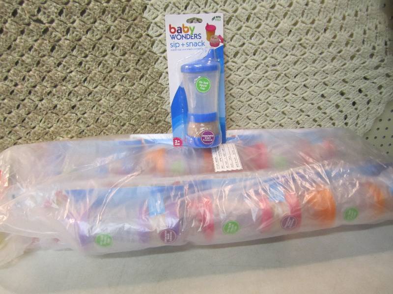 lot 180 image: 12 Baby Wonders Sip  Snack Sippie ...