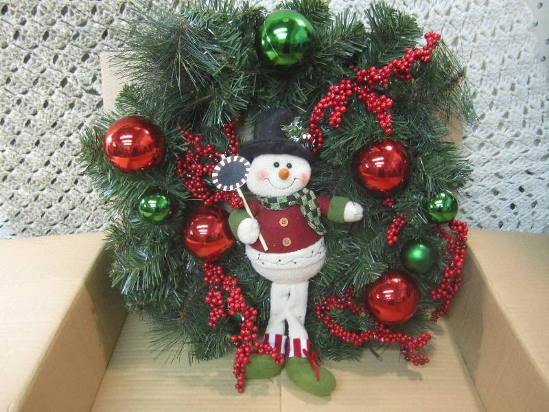 lot 192 image: 21 Light Up Snowman Wreath New in ...