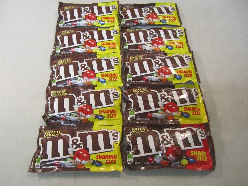 lot 226 image: 10 Share Size Bags of M&Ms Best by...