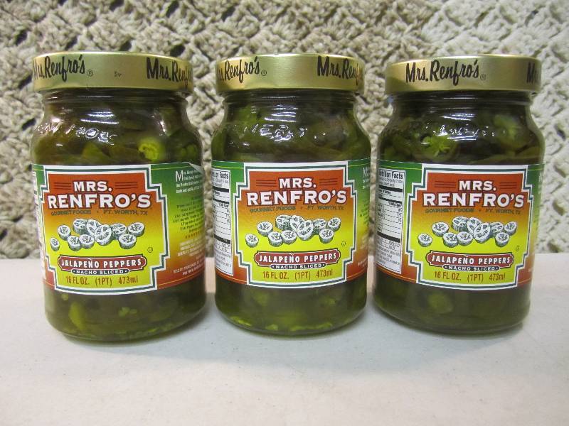 lot 236 image: 3 Jars of Jalapeno Peppers Nacho Sl...