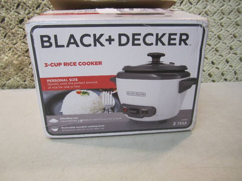 lot 270 image: Black & Decker 3-Cup Rice Cooker Op...