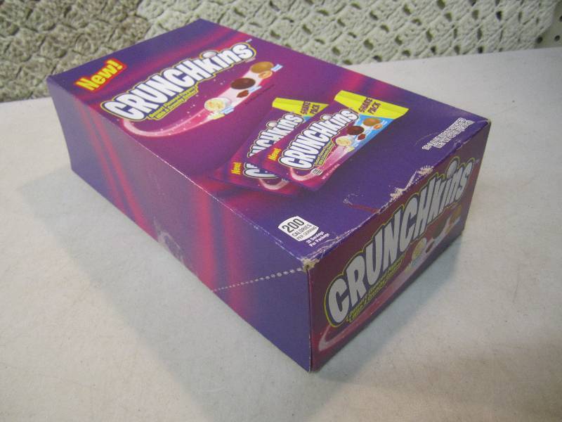 lot 291 image: Box of 16 Bags Crunchkins Dessert F...