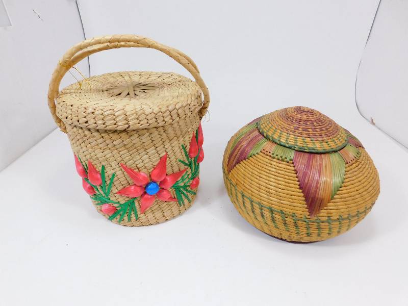 lot 10 image: Wicker Containers
