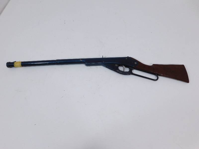 lot 38 image: Daisy   No.102   Model 36   BB Gun