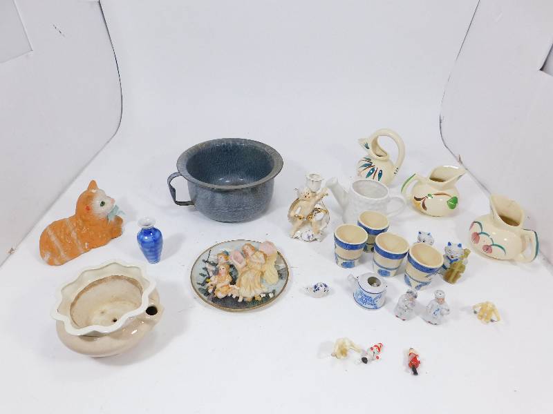 lot 43 image: Miscellaneous Glass Items