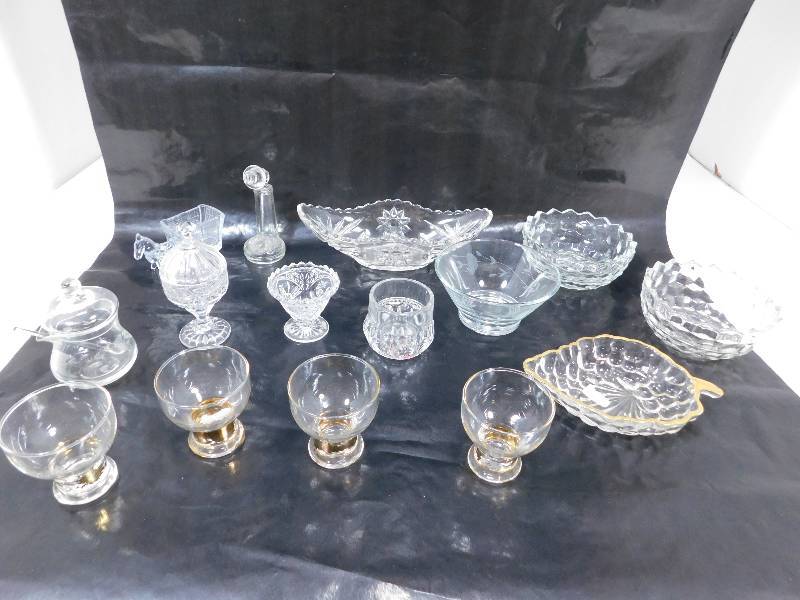 lot 49 image: Miscellaneous Glassware