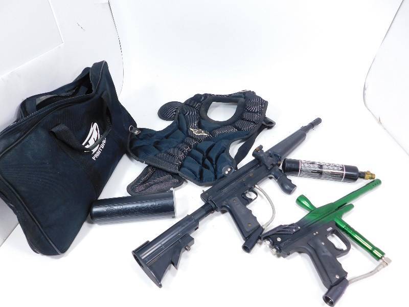 lot 59 image: 2 Paintball Guns & Duffle Bag