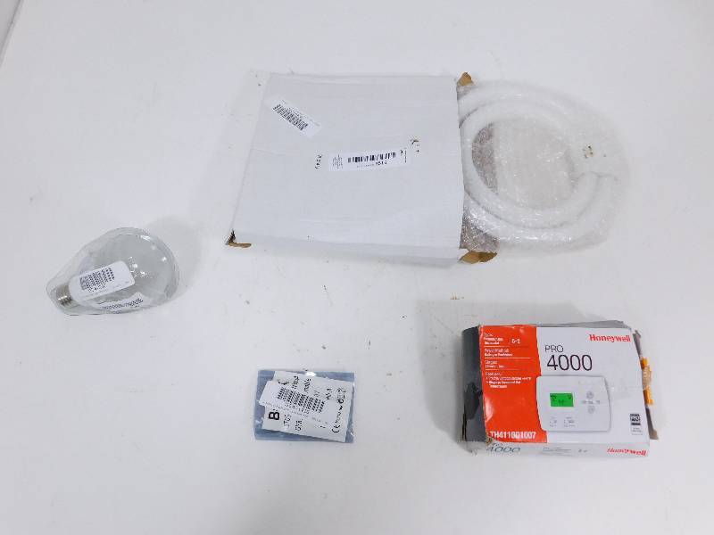 lot 64 image: Miscellaneous Electrical Items