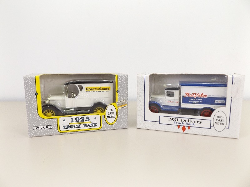 lot 6 image: 2 Vintage New in Box Ertl Metal Coin Bank Trucks