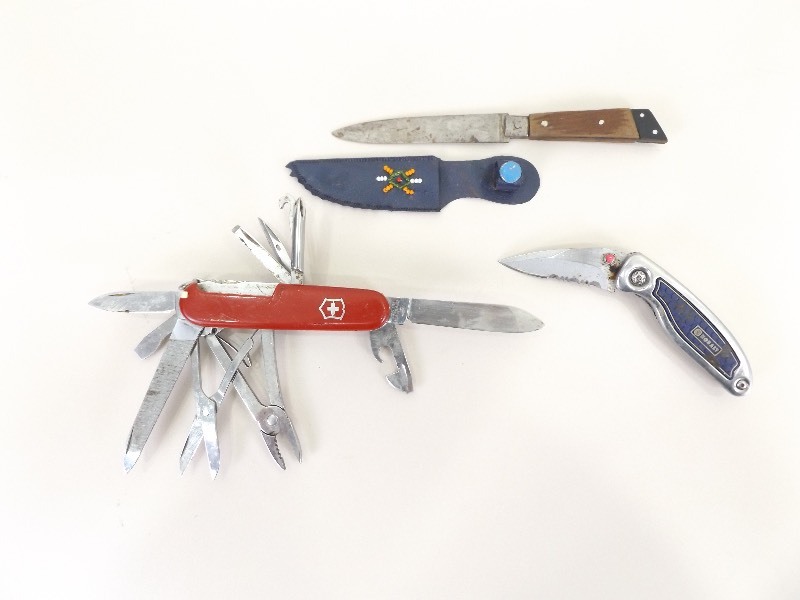 lot 9 image: 11 Tool Swiss Army Pocket Knife, and 2 Pocket Knives