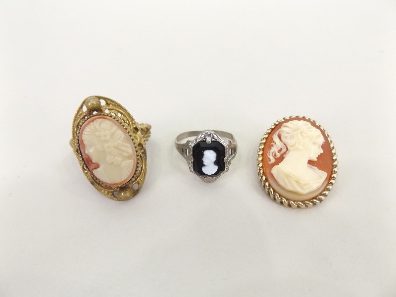 lot 38 image: Lot of Antique Cameo Rings, and Brooch