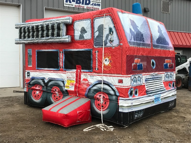 lot 7 image: Fire Truck Party Inflatable