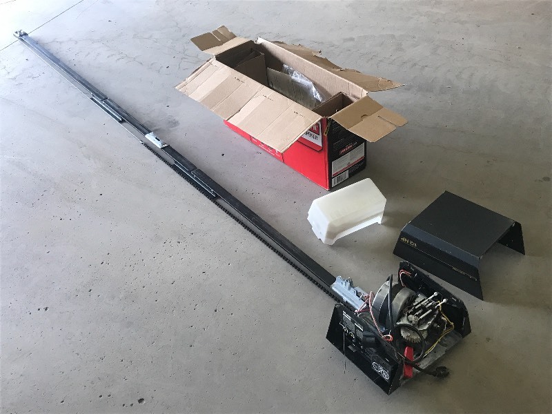 lot 36 image: Craftsman 12HP Garage Door Opener ...