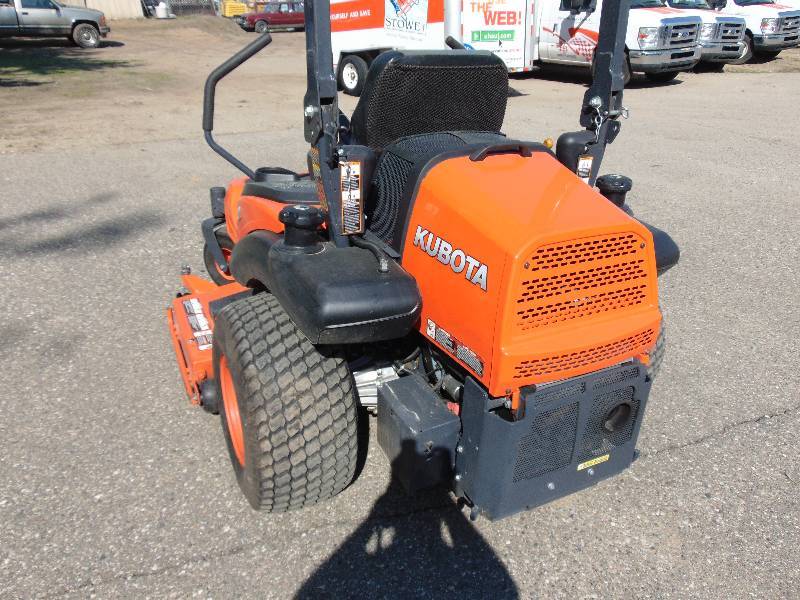 Kubota ZG327 Commercial Grade Zero Turn Lawn Mower GRC May