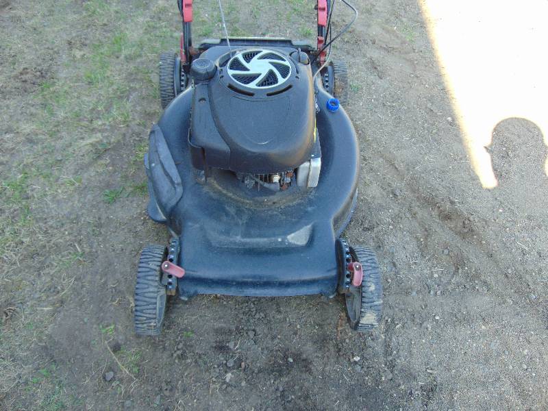 lot 7 image: Craftsman Self Propelled Lawn Mower