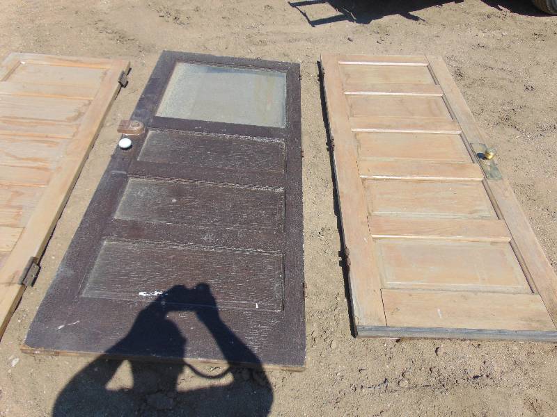 lot 12 image: (4) Wooden Doors