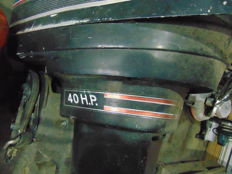 lot 16 image: 40 HP Mercury Motor With Fuel Tanks