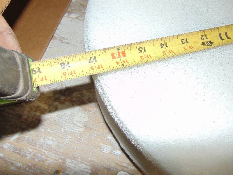 lot 79 image: 17 White Buffer Pads