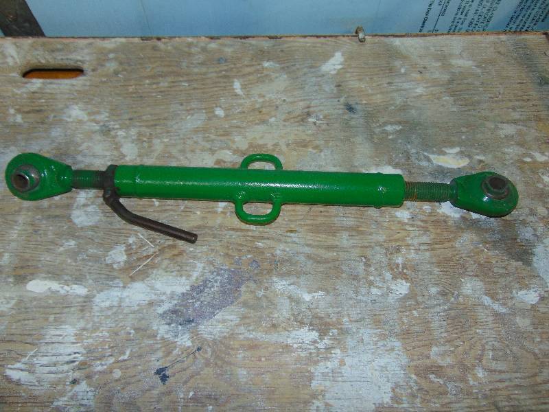 lot 82 image: (2) 3-PT John Deere Three Point Arms