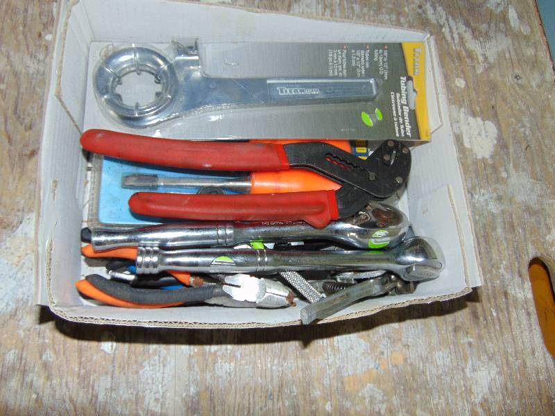 lot 104 image: Misc Box of Tools