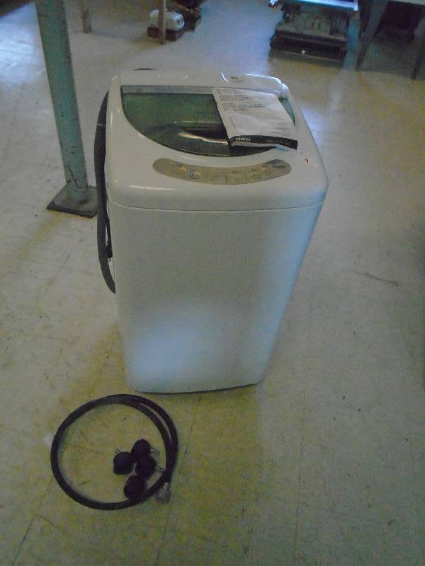 lot 9 image: Mini Washing Machine