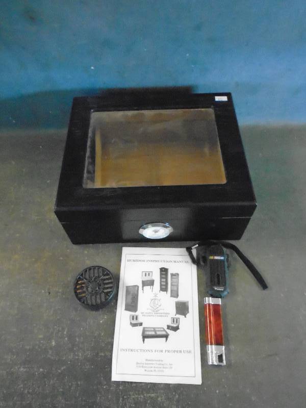 lot 14 image: Humidor and Butane Lighters