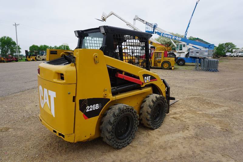 lot 4 image: 2012 Cat Model 226B3 Bobcat Skid Loader Skid Steer