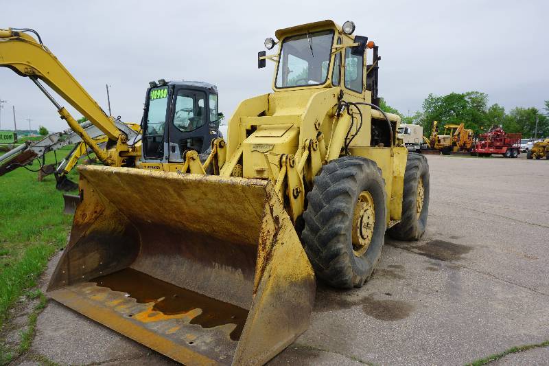 lot 6 image: 1970s Pettibone Model PM285 Wheel Loader
