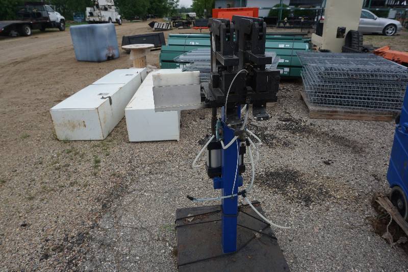 lot 27 image: Air Actuated Small Component Press