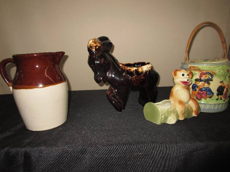 lot 3 image: USA Pitcher, Planters, Cookie Jar