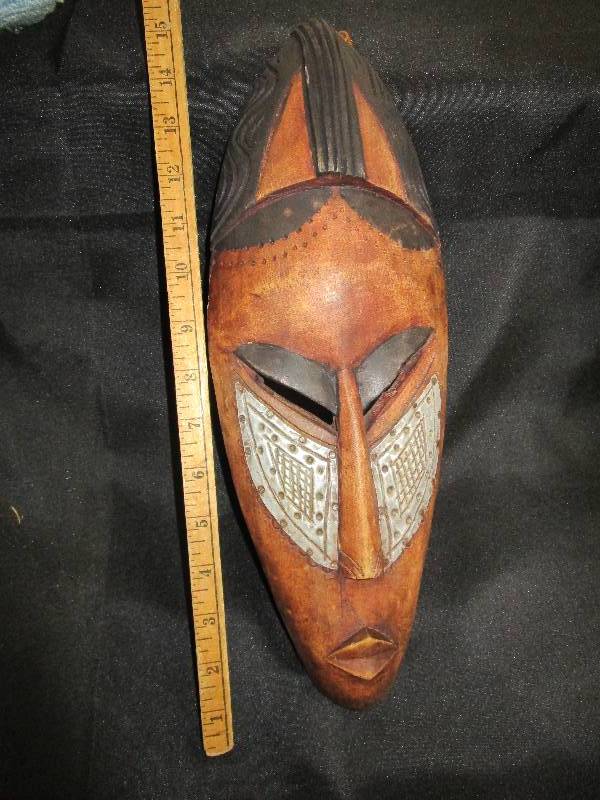 lot 23 image: Hand Carved Wood Mask Made in Ghana Black Walnut and African Walnut