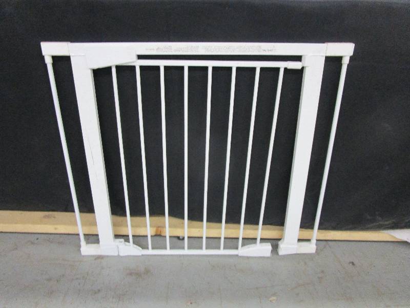 lot 57 image: Metal DogKid Gate