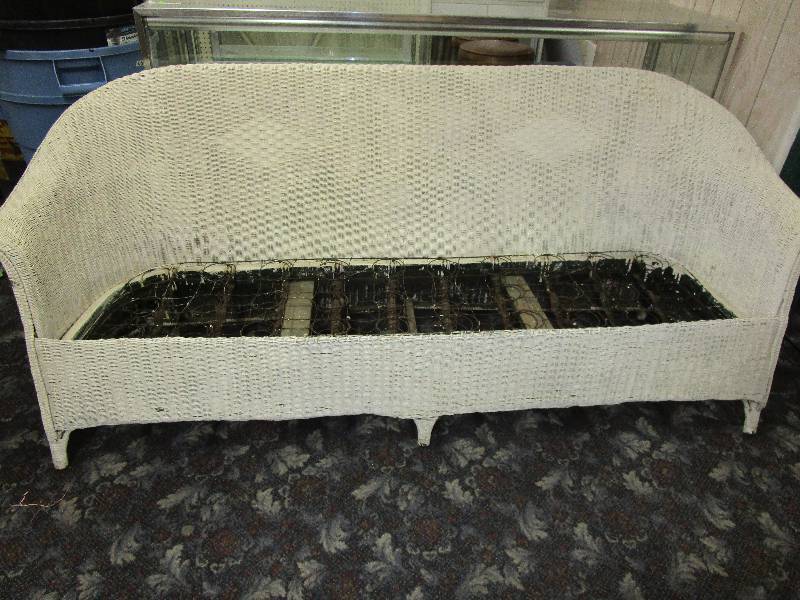 lot 71 image: Vintage Heavy Duty Whicker Couch7 Long x 29 Wide 32 High