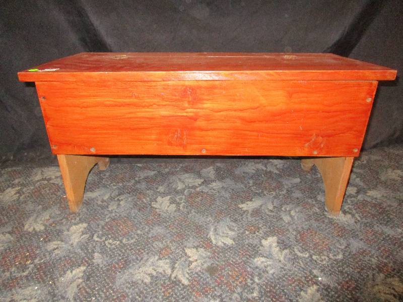 lot 79 image: 30 x 13 x 15 ...