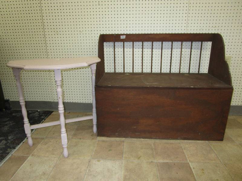 lot 82 image: Storage Bench and Stand