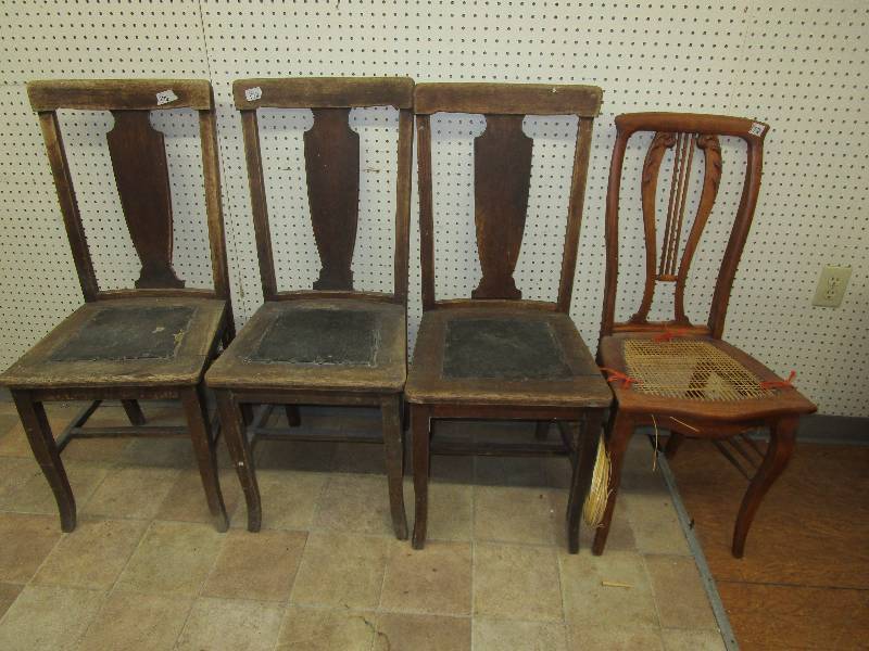 lot 87 image: 5 Chairs