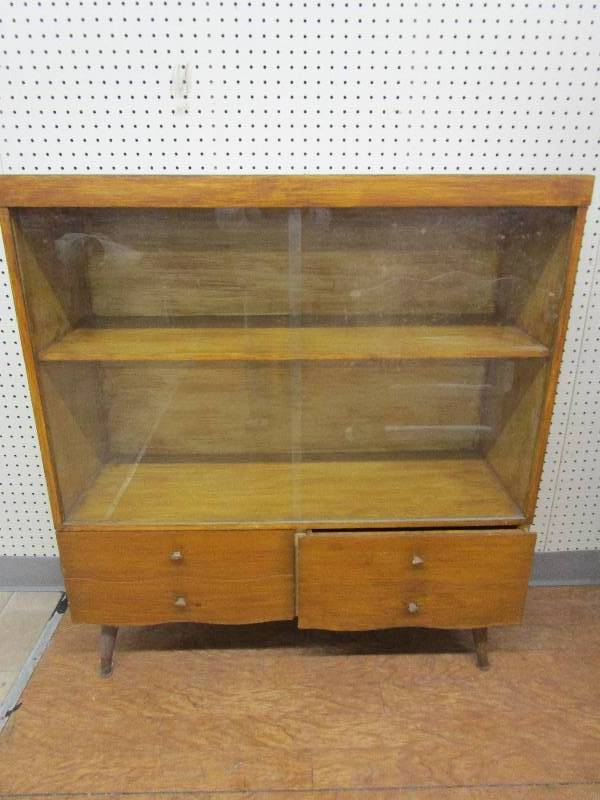 lot 88 image: Cabinet with glass doors and 2 drawers