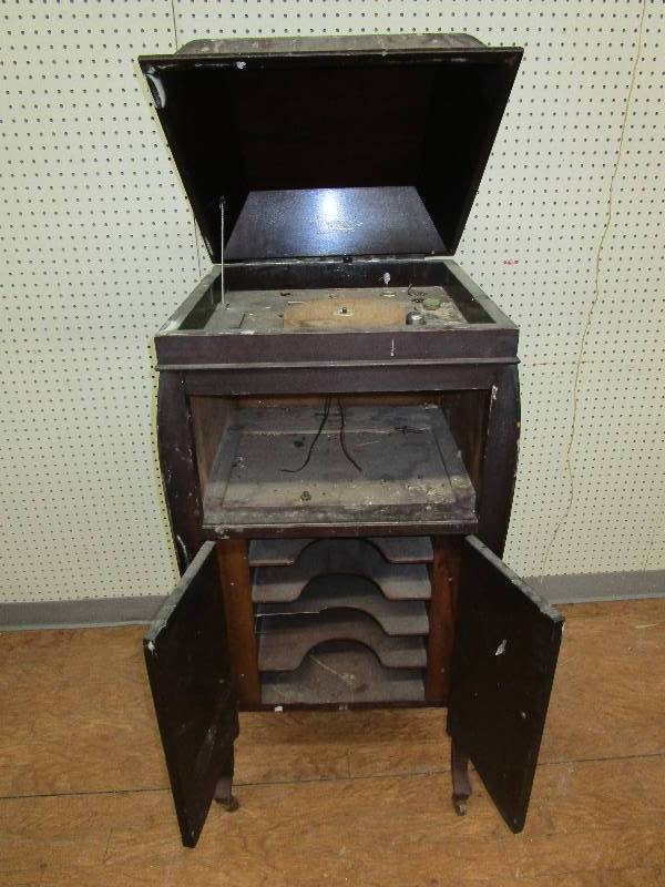lot 91 image: Old Victrola Cabinet and Record Holder