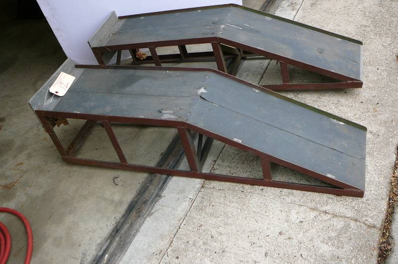 lot 12 image: Car Ramps
