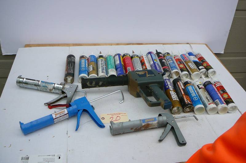 lot 20 image: Graco Rechargeable Caulk Gun