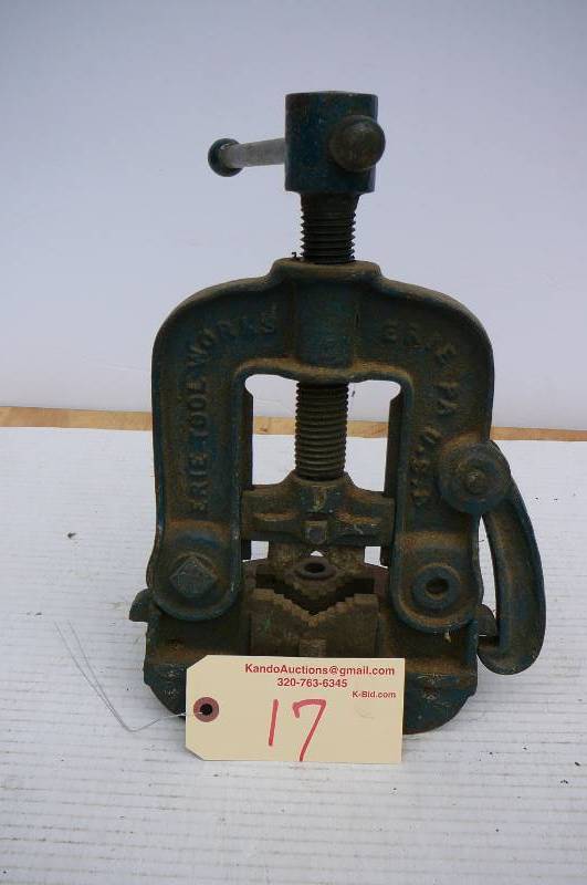 lot 17 image: Pipe Vice