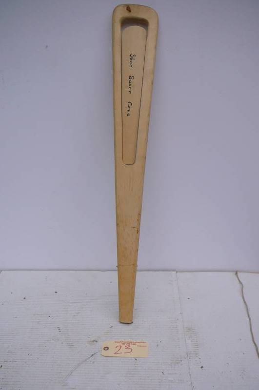 lot 23 image: Shoe Saver Cane