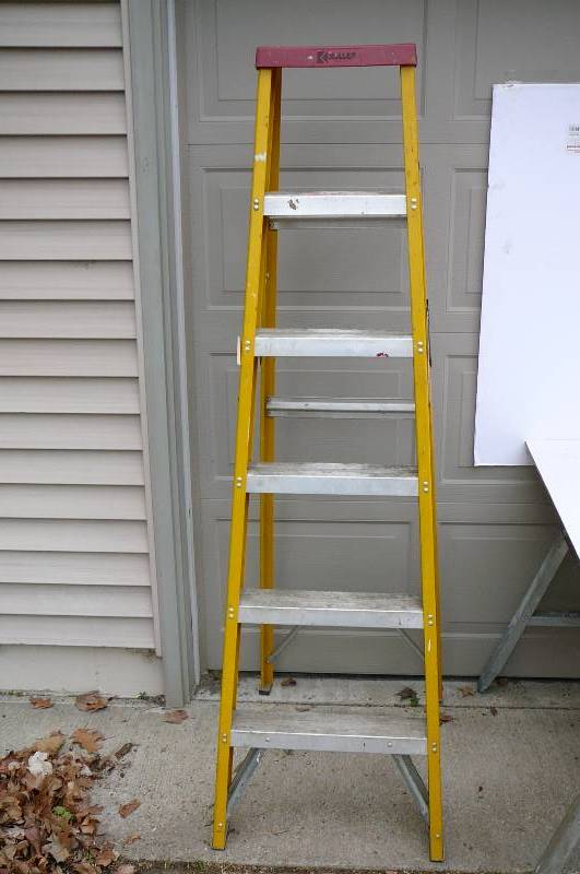 lot 37 image: Step Ladder